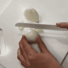 Салат с помидорами черри и беконом